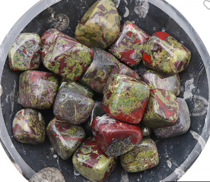 PIERRE ROULÉE JASPE SANG DE DRAGON A+ CUBIQUE 20 À 40MM