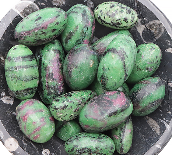 PIERRE ROULÉE RUBIS ZOISITE RONDE A+ 30 À 40MM